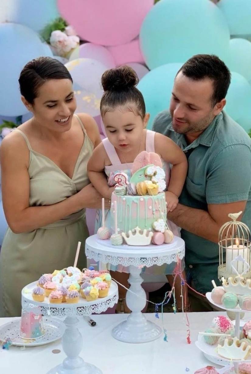 Million dollar baby: mother of Britain gathered for a three year old daughter's closet design worth 2 million rubles