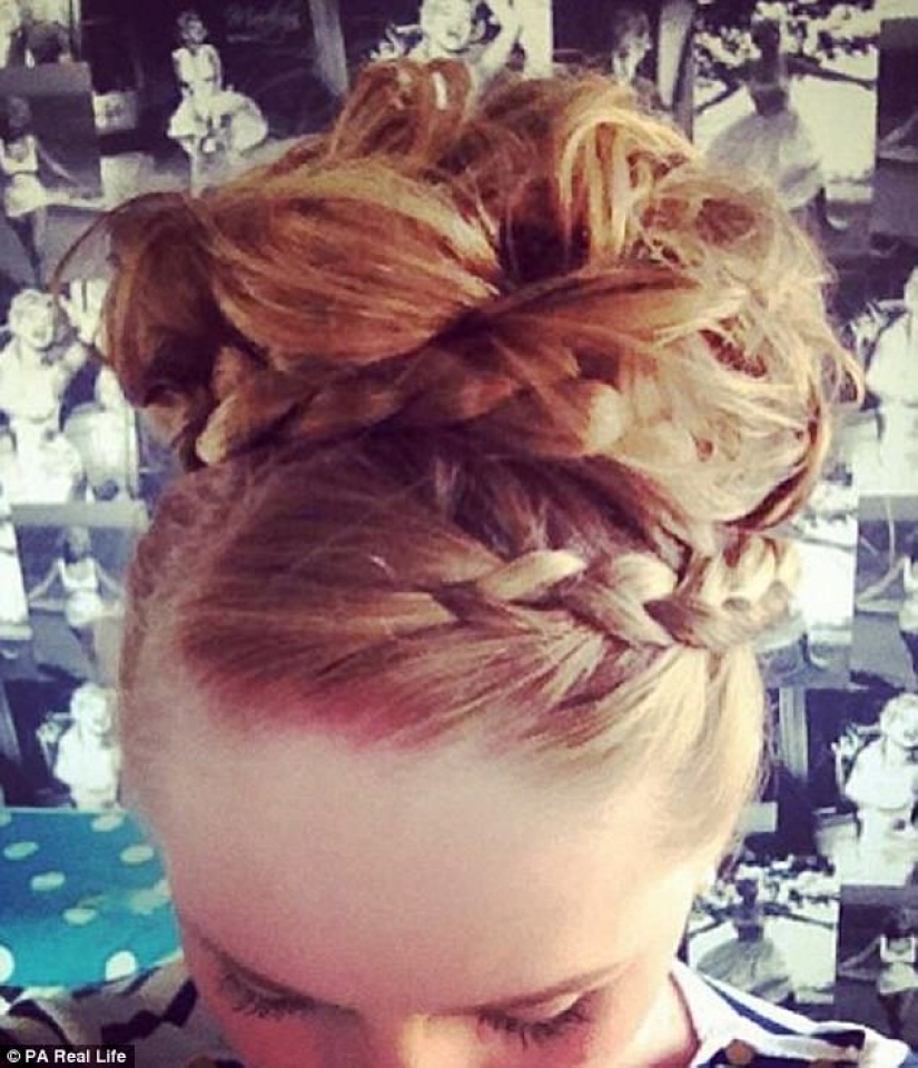 "Mom, it's Rapunzel!": the British metre scythe do not allow passage of the children on the street "Mom, it's Rapunzel!": the British metre scythe do not allow passage of the children on the street