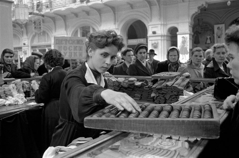 Moscow, 1958 photo by Erich Lessing