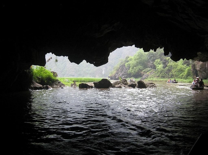 Mountains and rice fields of Tam COC