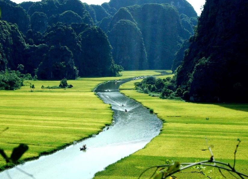 Mountains and rice fields of Tam COC