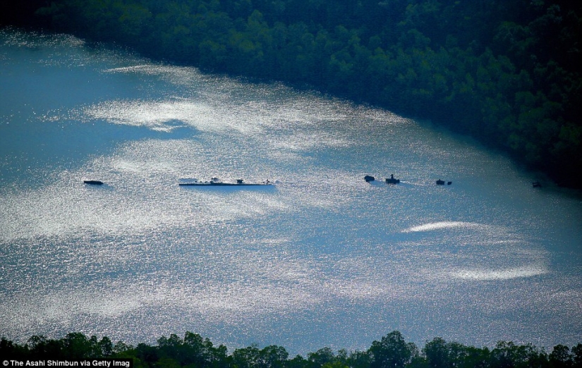 Máquinas de combate de la segunda guerra mundial, perdido en una remota isla en el océano Pacífico