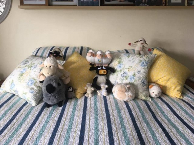 My husband decided to surprise his wife after 45 years of marriage, so I removed the bed. But there was one problem My husband decided to surprise his wife after 45 years of marriage, so I removed the bed. But there was one problem