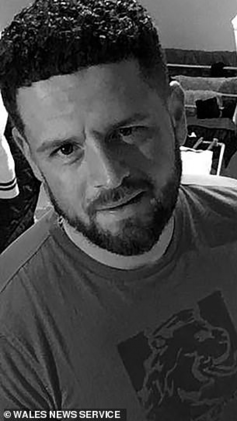 Nervios expuestos: la mujer publicado fotos de desnudos de una antigua venganza de la cuenta en el sitio de Citas