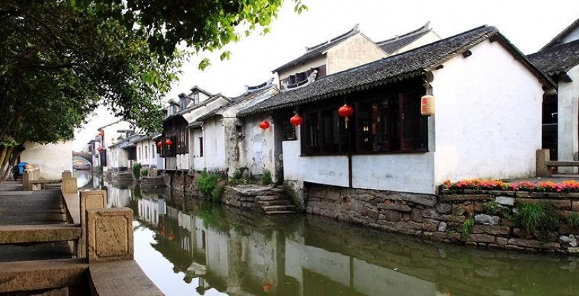 Not only Venice: the 5 most beautiful cities on the water