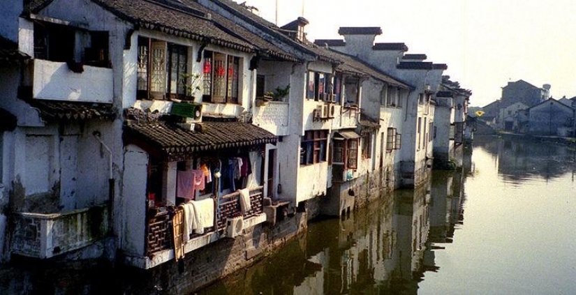 Not only Venice: the 5 most beautiful cities on the water