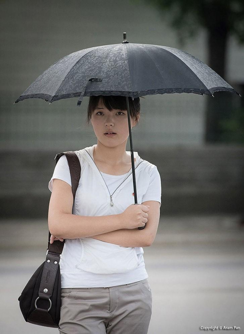 Not the depressed North Korea: playing on the beach girls, trendy shops and restaurants