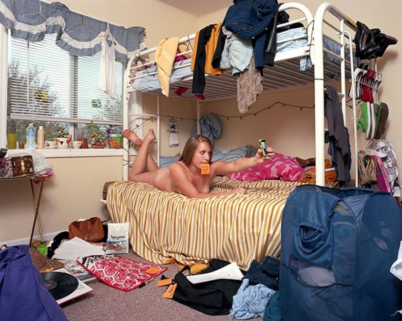 Online sex in photo by Evan Baden Online sex in photo by Evan Baden