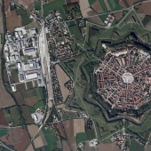 Palmanova es simétrica de la fortaleza de la ciudad en Italia