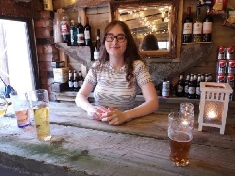 Papá! Padres de desaparecidos en la cuarentena y gire a la garajes en barras Papá! Padres de desaparecidos en la cuarentena y gire a la garajes en barras