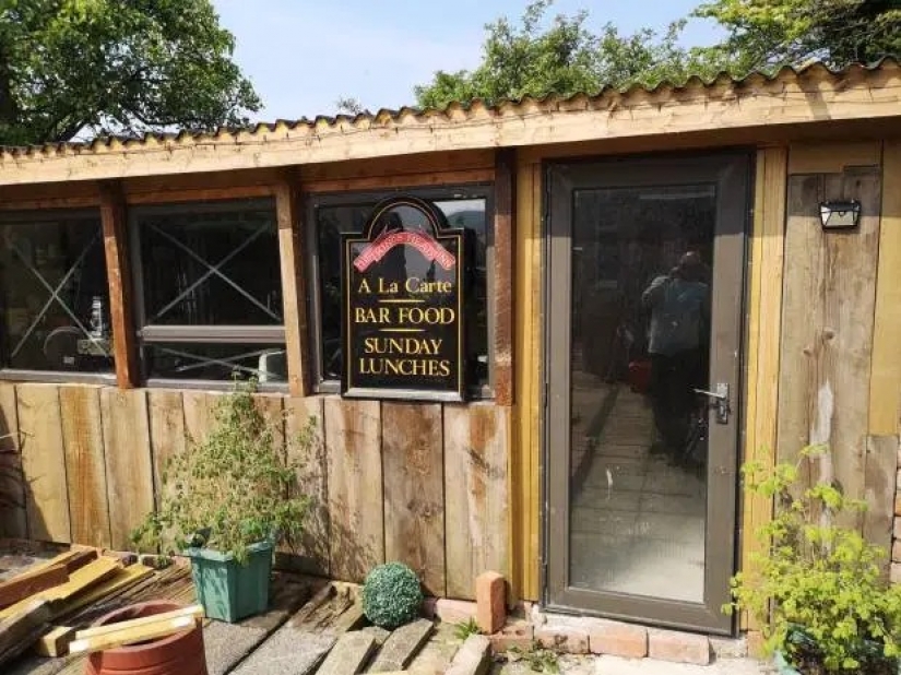 Papá! Padres de desaparecidos en la cuarentena y gire a la garajes en barras Papá! Padres de desaparecidos en la cuarentena y gire a la garajes en barras