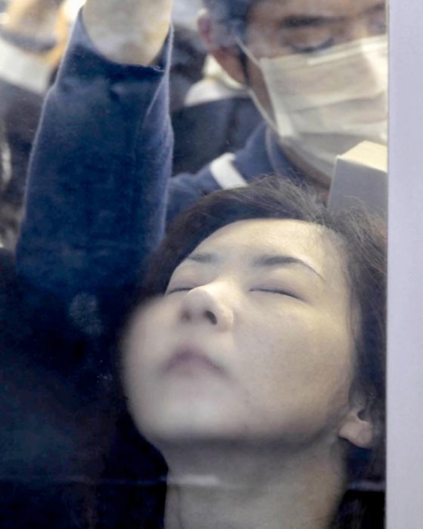 Parece que la costumbre de aplastar en el metro de Tokio