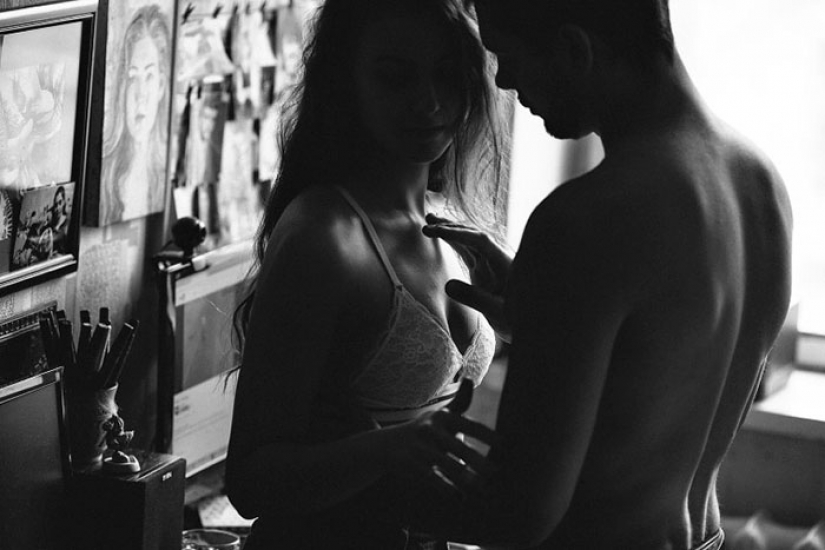 Photographer captures intimate moments of couples in love Photographer captures intimate moments of couples in love