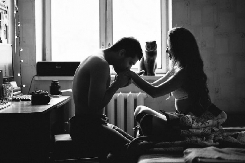 Photographer captures intimate moments of couples in love Photographer captures intimate moments of couples in love