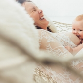 Photographer takes nursing mothers and it is very beautiful