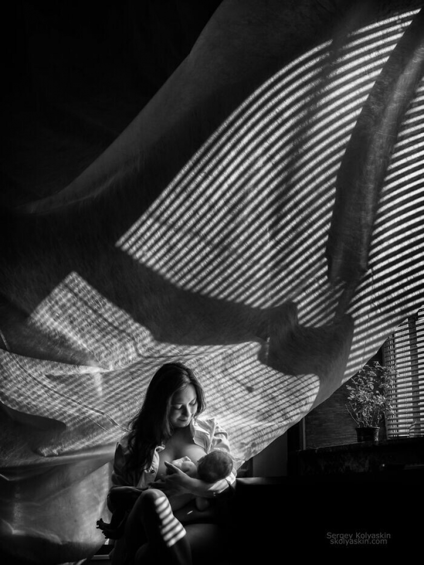 Pictures of a person, who is traveling in Russia with a camera in his hands