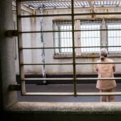 ¿Por qué las personas mayores en Japón deliberada de cometer pequeños delitos y quiere ir a la cárcel