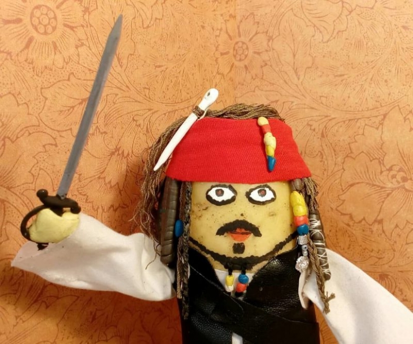 Praising a national brand, a blogger from Belarus creates masterpieces from potatoes Praising a national brand, a blogger from Belarus creates masterpieces from potatoes