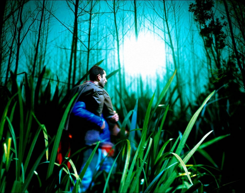 Project "Crescent": amazing pictures taken in the light of the moon