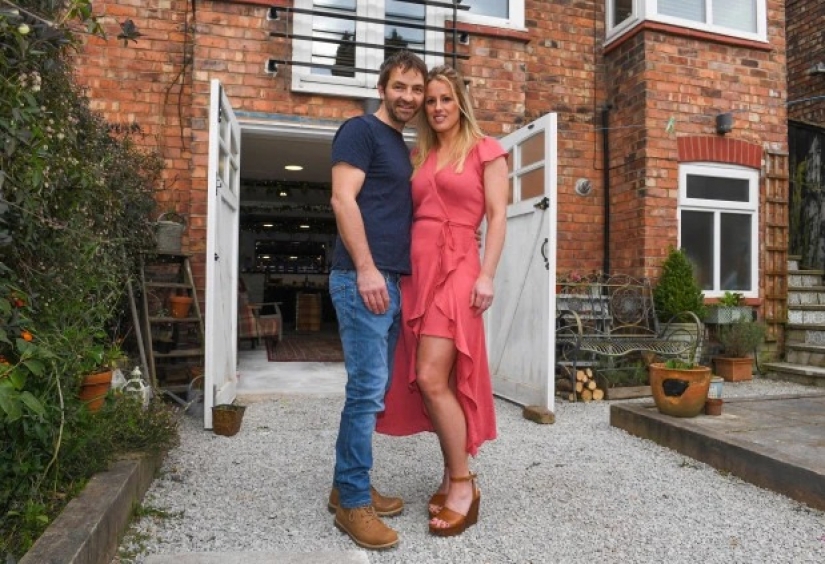 Quarantine in style: the couple had transformed the garage into a stunning Spanish restaurant