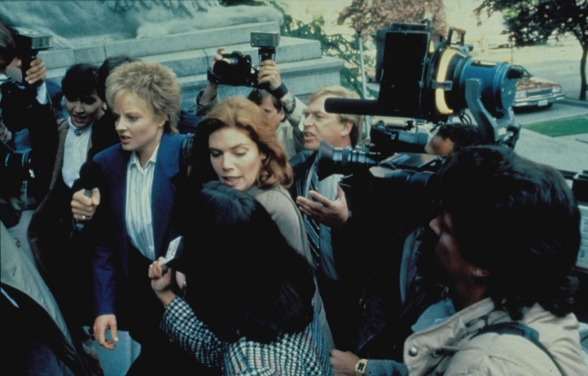 Rape under the toast: a macabre story of Cheryl Araujo, which was played at a local bar, crowded