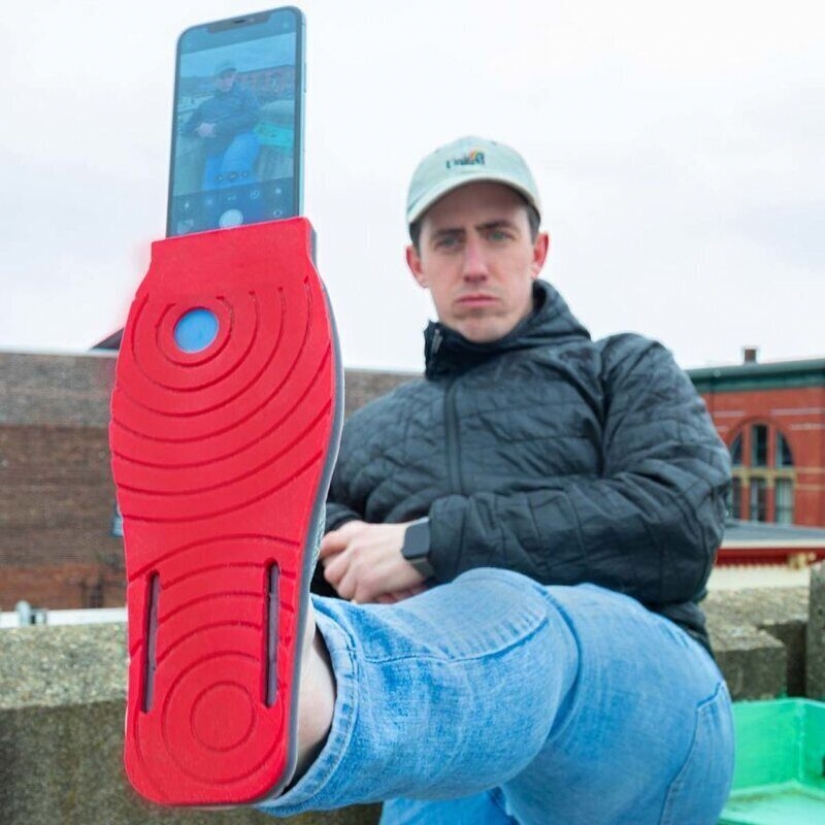 Remote Paginator hands and another 15 useless and original new products from Matty Benedetto Remote Paginator hands and another 15 useless and original new products from Matty Benedetto