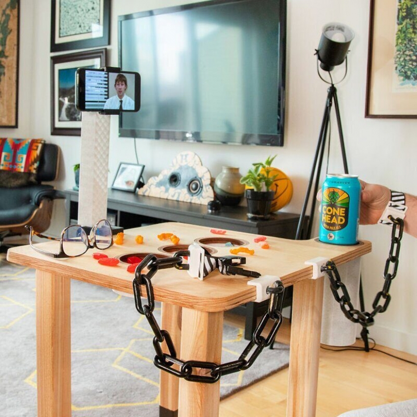 Remote Paginator hands and another 15 useless and original new products from Matty Benedetto Remote Paginator hands and another 15 useless and original new products from Matty Benedetto