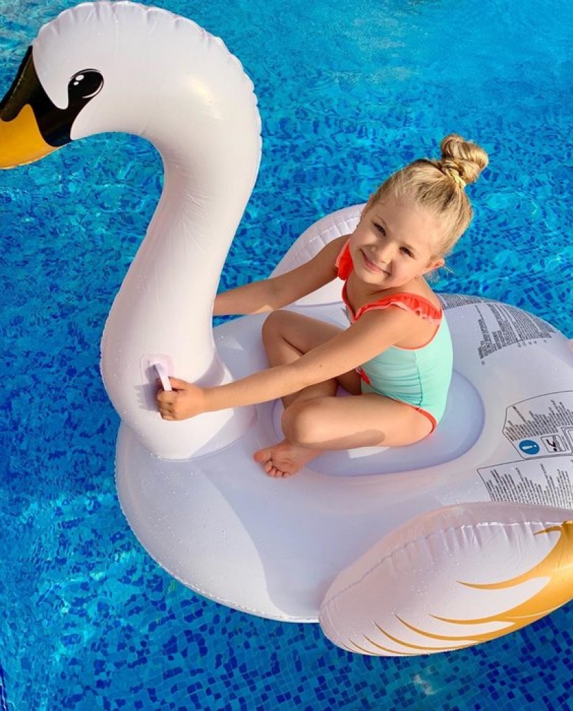 Rowing is not a child: how to earn the most young YouTube bloggers