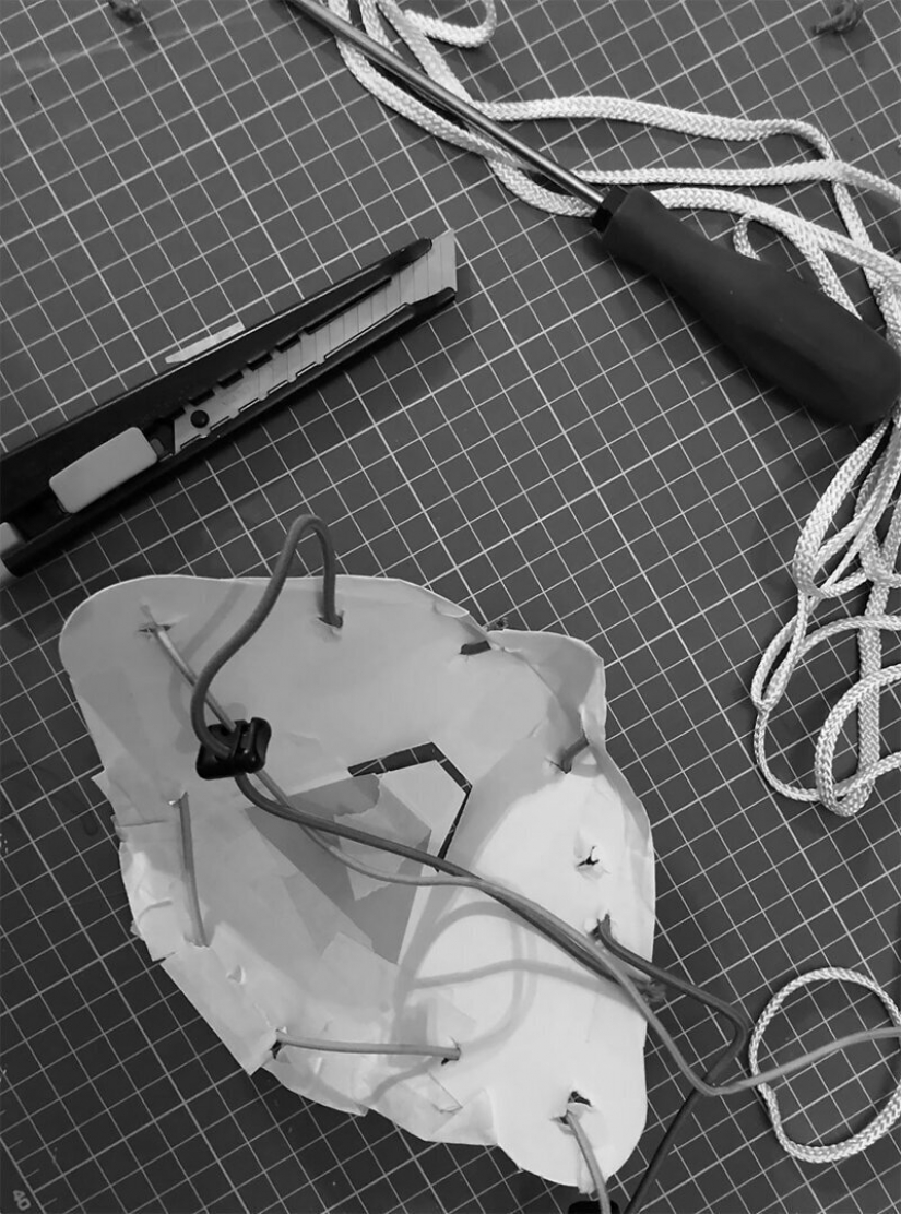 Russian designers have created a protective cardboard mask with replaceable filter