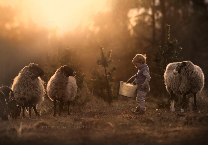 Russian woman creates stunning photographs of your children with animals in the village