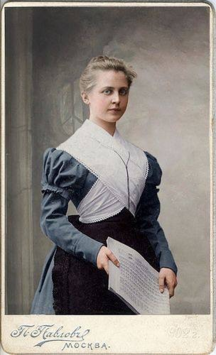 School uniforms in Russia: from Imperial decrees to anarchy School uniforms in Russia: from Imperial decrees to anarchy