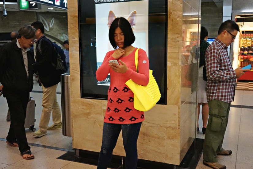 Seize the moment: a photographer who notices everything