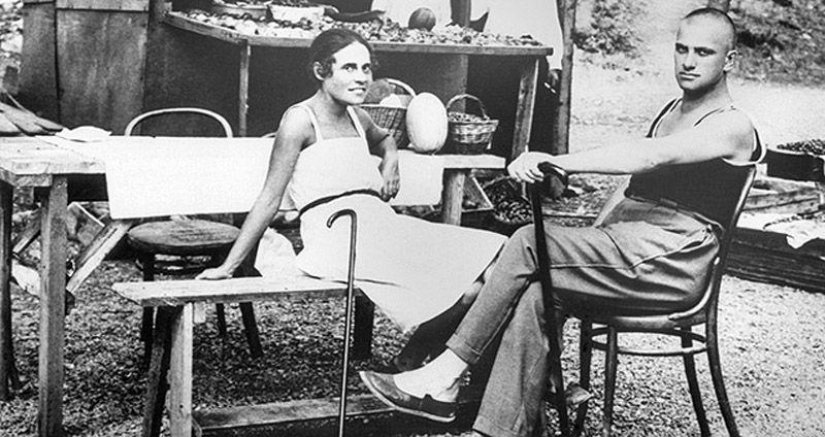 Shocking scenes from the life of a Muse of Mayakovsky