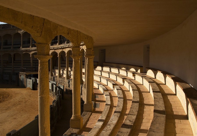 Soaring over the gorge of Ronda: an extraordinary city on the rocks Soaring over the gorge of Ronda: an extraordinary city on the rocks