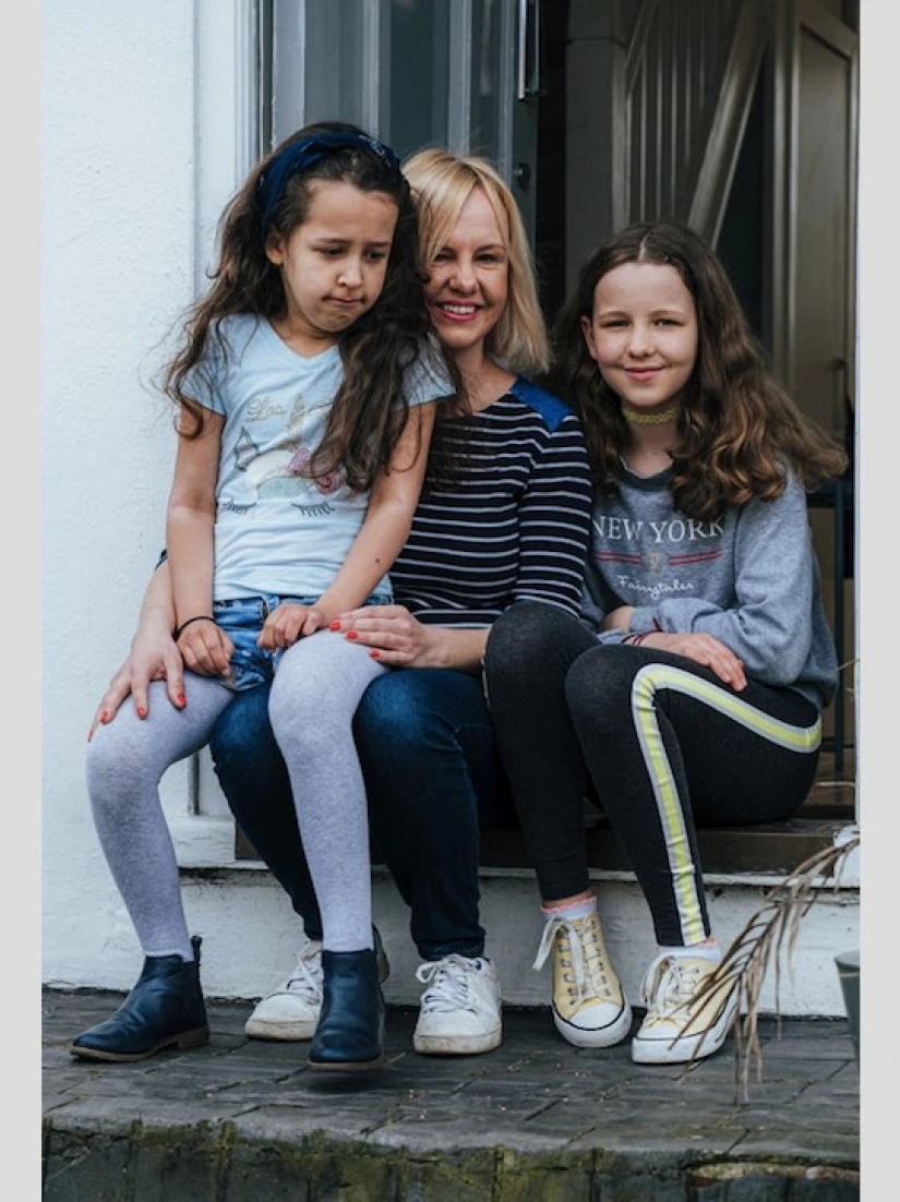 Solace in the bottom of the glass: as the British are addicted to alcohol in isolation