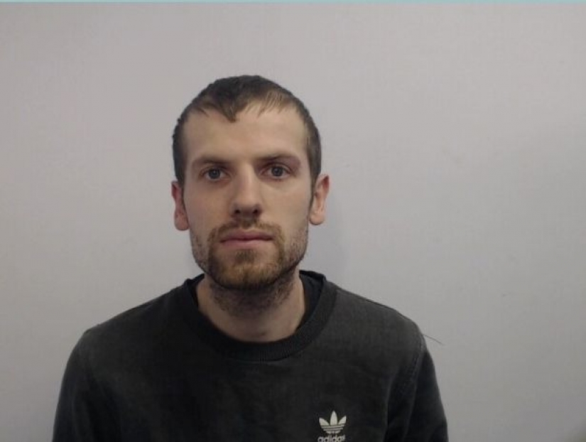 Spit on the police to kissing nurses: what crimes were thrown the British during the quarantine