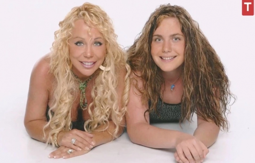 Strange relations: the 19-year-old daughter still takes a shower with his mother and sleeps with her in bed