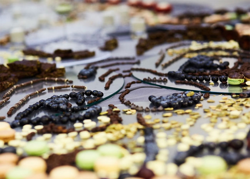 Stunning pictures of food which open only at a certain angle