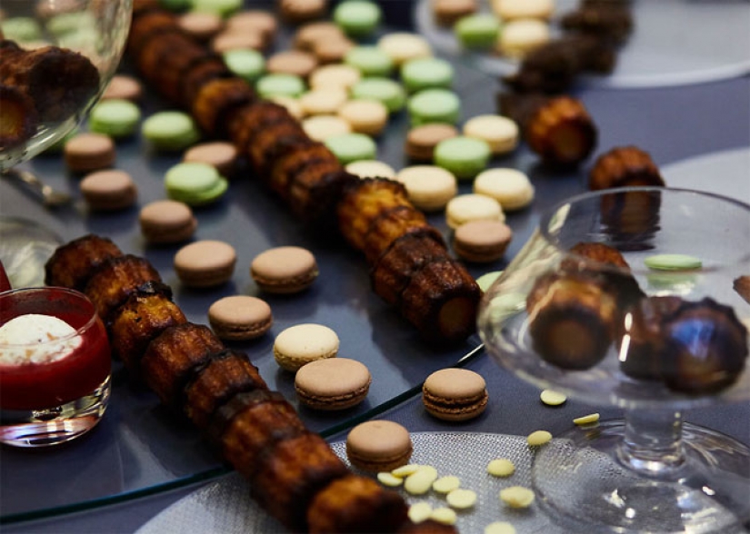 Stunning pictures of food which open only at a certain angle