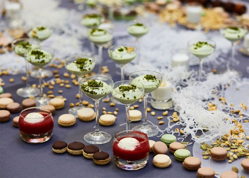 Stunning pictures of food which open only at a certain angle