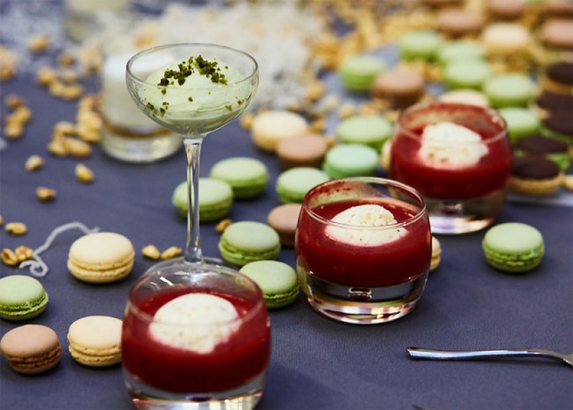 Stunning pictures of food which open only at a certain angle