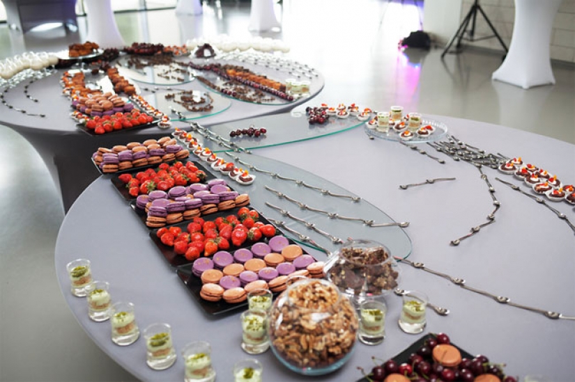 Stunning pictures of food which open only at a certain angle