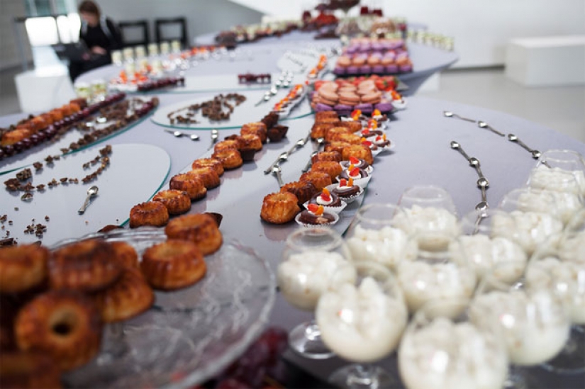 Stunning pictures of food which open only at a certain angle