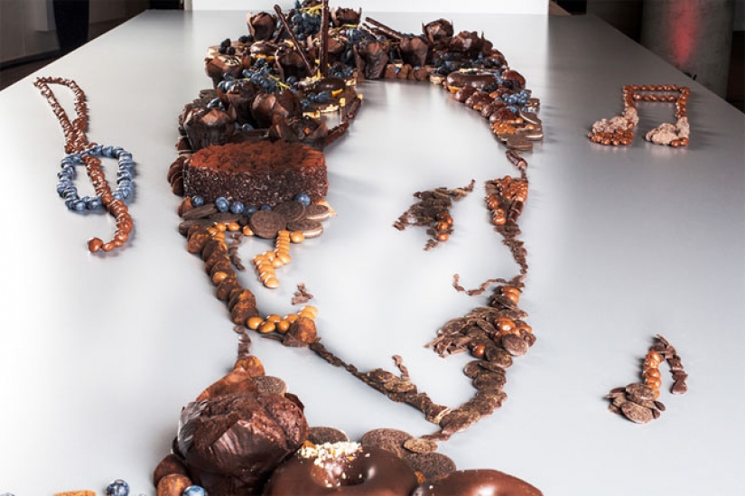 Stunning pictures of food which open only at a certain angle