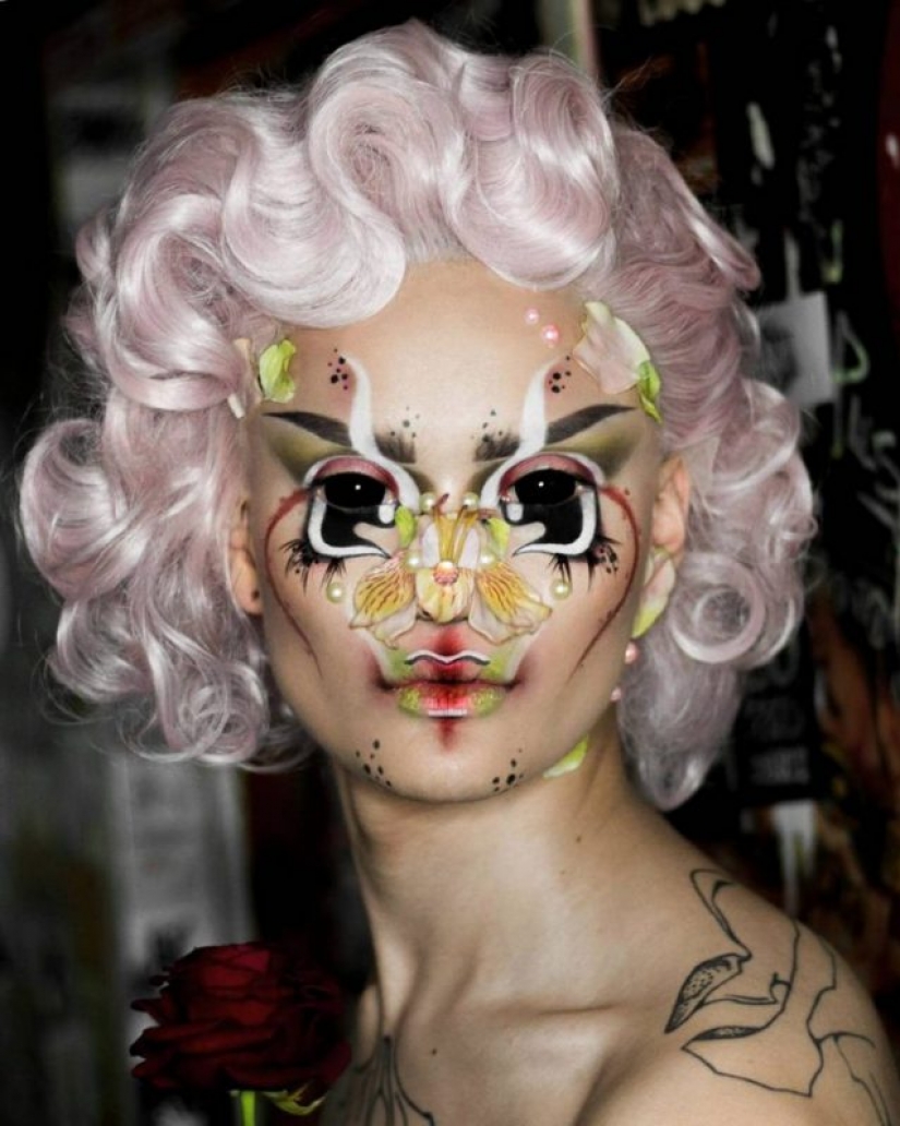 Surrealista el maquillaje de un artista queer Hambre, hacen de ella una alienígena
