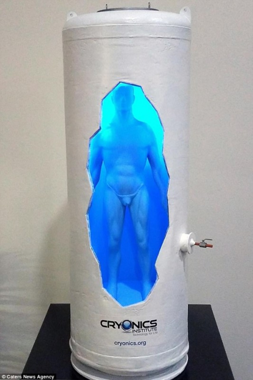 The American has spent 140 thousand dollars to freeze his family and "resurrect" in the future