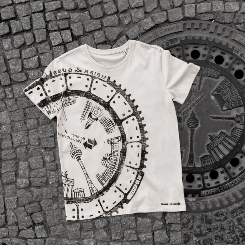 The Berlin artists make prints on t-shirts with the help of manholes