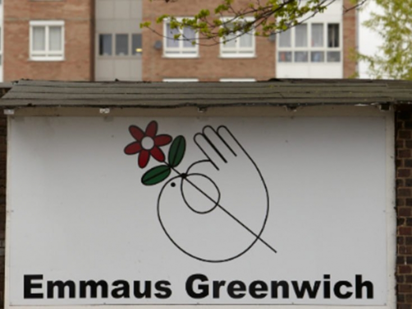 The Briton walked away from the quarrelsome wife to the forest and are now completely happy