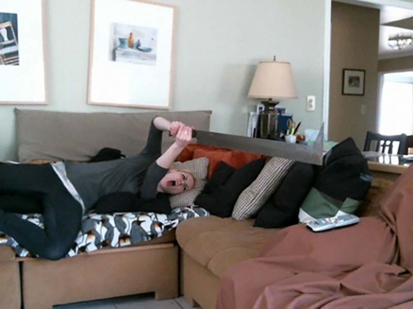 The girl and her scimitar orcs, Uruk-Hai The girl and her scimitar orcs, Uruk-Hai