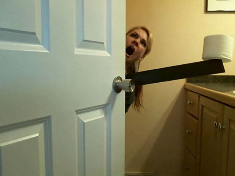 The girl and her scimitar orcs, Uruk-Hai The girl and her scimitar orcs, Uruk-Hai